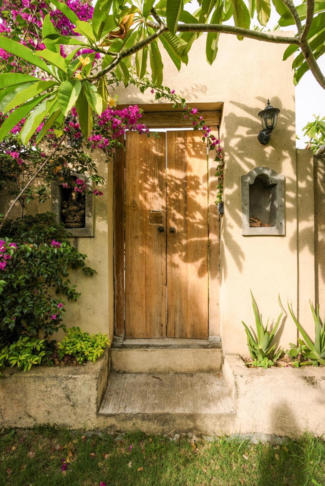 Matapalo Bungalows Uluwatu Exterior photo